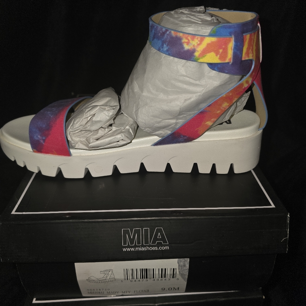 **Brighten Your Steps with "The Mady" by Mia